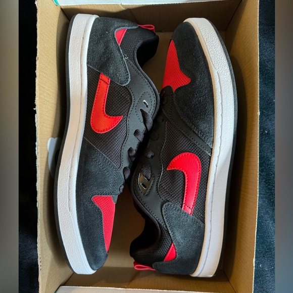 New NIKE SB Alleyoop Skateboard Shoes Men Low-Top Black/Red Men’s Size 10 - Picture 9 of 11